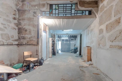 Moradia T4 para Venda em Paranhos