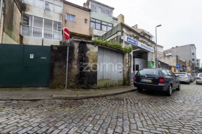 Moradia T4 para Venda em Paranhos