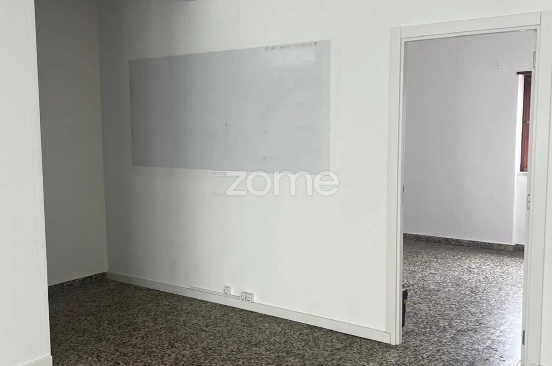 Negócio para Arrendamento em Santa Clara e Castelo Viegas Foto 7