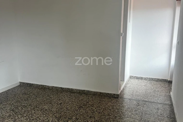 Negócio para Arrendamento em Santa Clara e Castelo Viegas Foto 9