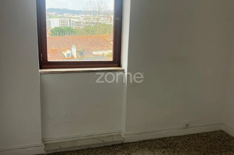 Negócio para Arrendamento em Santa Clara e Castelo Viegas Foto 4