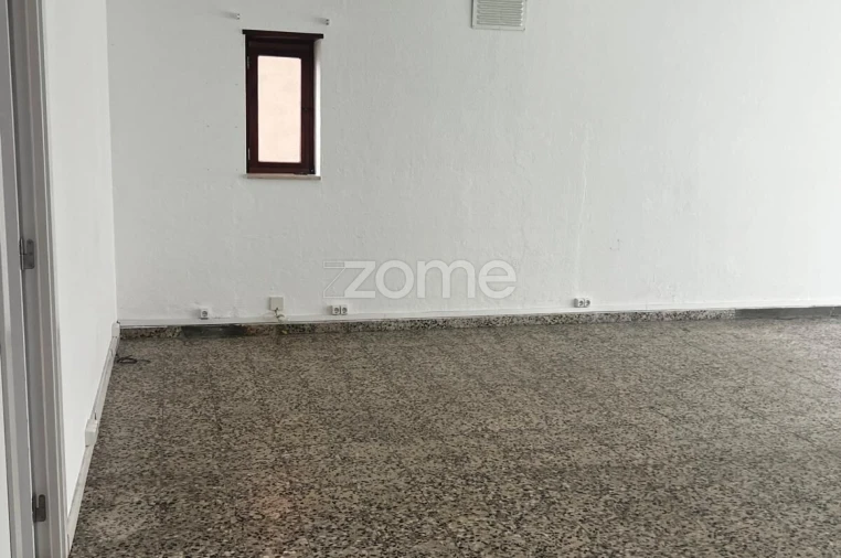 Negócio para Arrendamento em Santa Clara e Castelo Viegas Foto 8