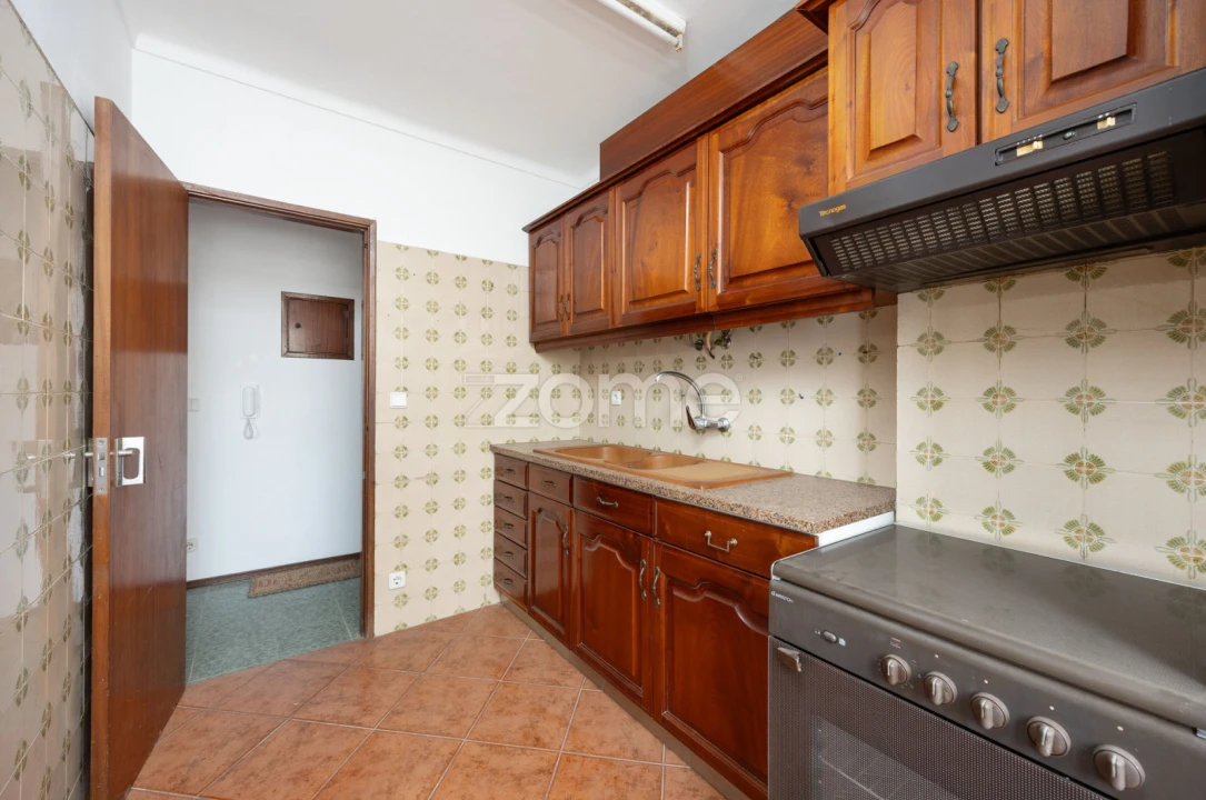 Apartamento T2 para Venda em Porto de Mós - São João Baptista e São Pedro Foto 2