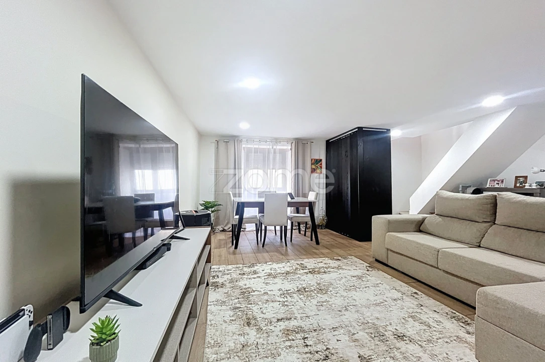 Moradia T4 para Venda em Abrunheira, Verride e Vila Nova da Barca Foto 4