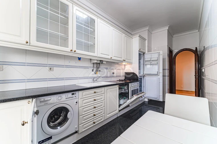 Apartamento T2 para Arrendamento em Avenidas Novas Foto 6