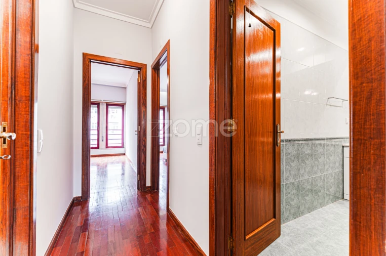 Apartamento T2 para Arrendamento em Avenidas Novas Foto 8