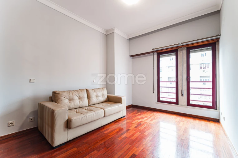 Apartamento T2 para Arrendamento em Avenidas Novas Foto 12