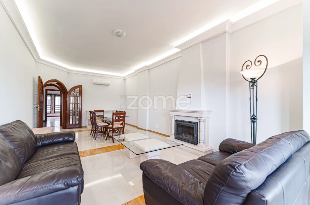 Apartamento T2 para Arrendamento em Avenidas Novas Foto 3