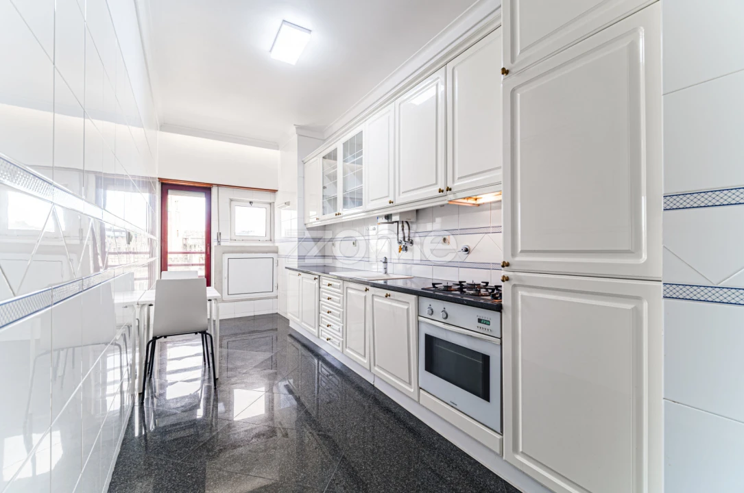 Apartamento T2 para Arrendamento em Avenidas Novas Foto 5