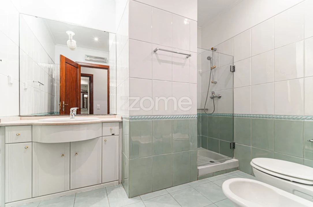 Apartamento T2 para Arrendamento em Avenidas Novas Foto 14