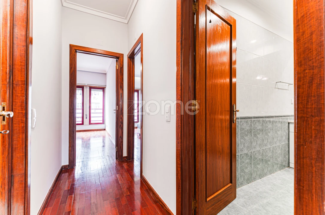 Apartamento T2 para Arrendamento em Avenidas Novas Foto 8