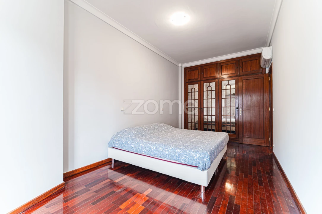Apartamento T2 para Arrendamento em Avenidas Novas Foto 10