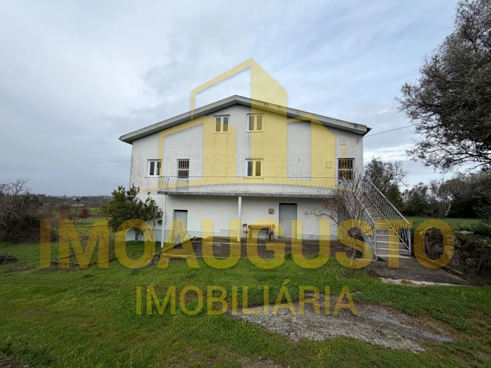 Moradia T3 para Venda em Moimenta da Serra e Vinhó Foto 1