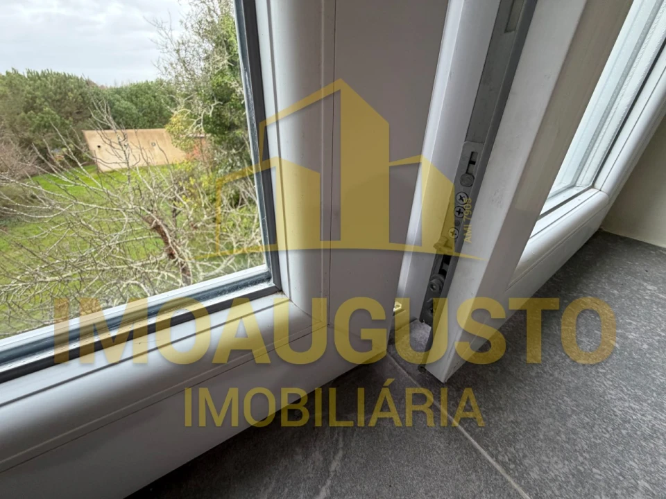 Moradia T3 para Venda em Moimenta da Serra e Vinhó Foto 8