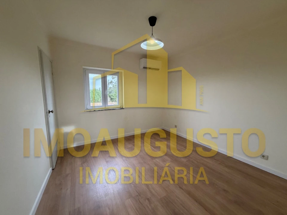 Moradia T3 para Venda em Moimenta da Serra e Vinhó Foto 7