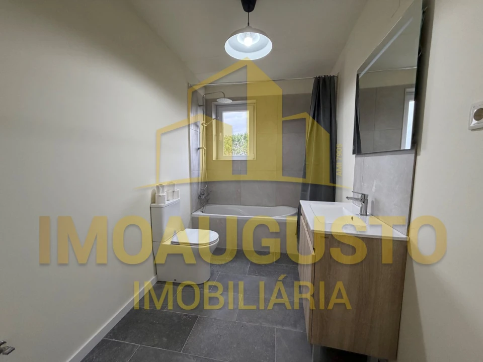 Moradia T3 para Venda em Moimenta da Serra e Vinhó Foto 12