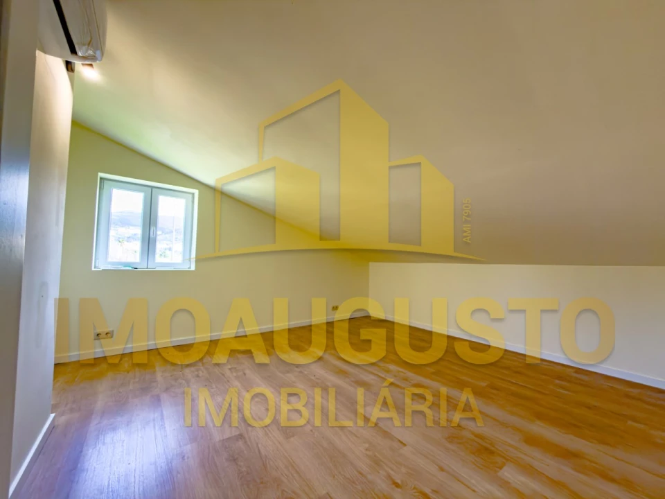 Moradia T3 para Venda em Moimenta da Serra e Vinhó Foto 13