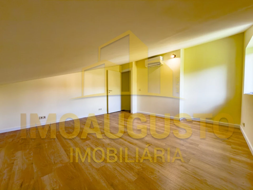 Moradia T3 para Venda em Moimenta da Serra e Vinhó Foto 14