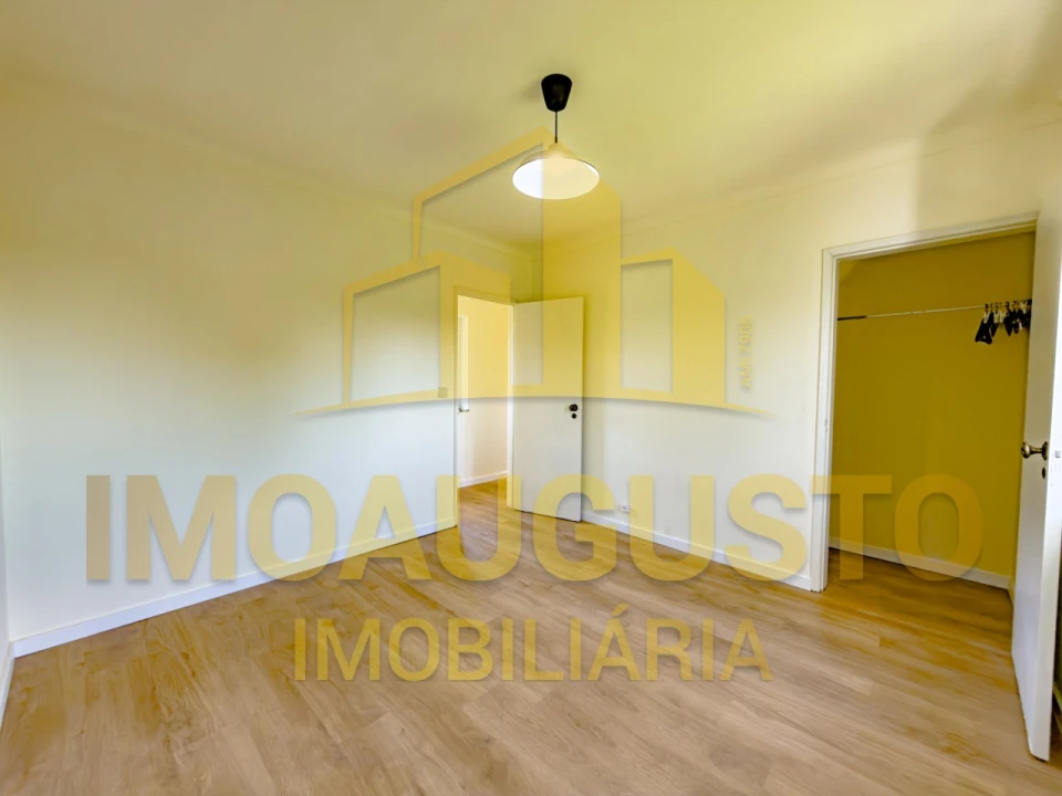 Moradia T3 para Venda em Moimenta da Serra e Vinhó Foto 11