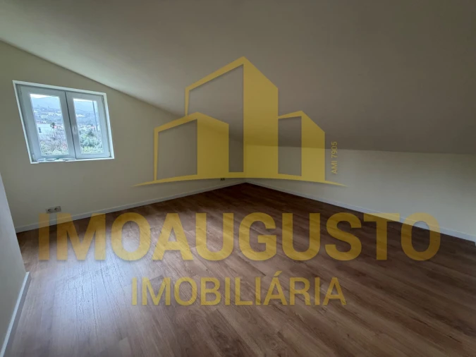 Moradia T3 para Venda em Moimenta da Serra e Vinhó Foto 15