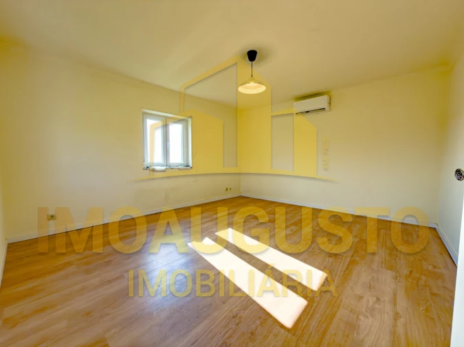 Moradia T3 para Venda em Moimenta da Serra e Vinhó Foto 8