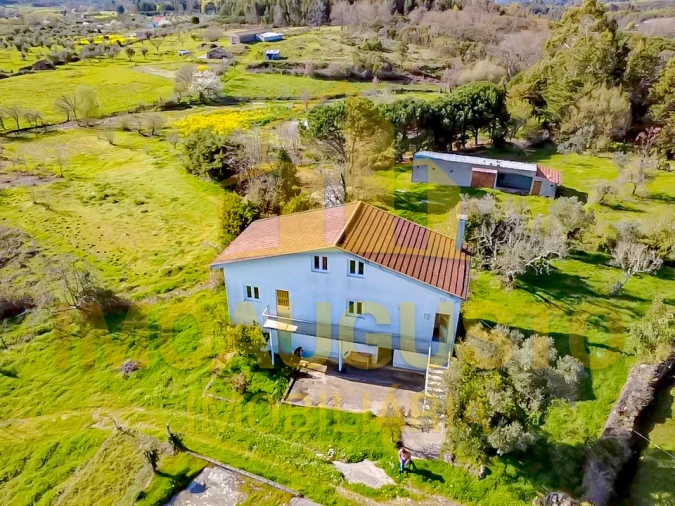 Moradia T3 para Venda em Moimenta da Serra e Vinhó Foto 5