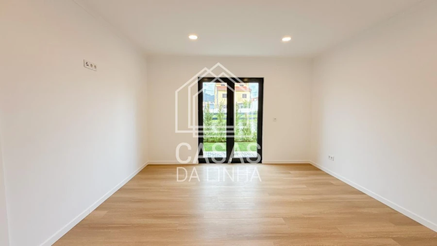 Moradia T4 para Arrendamento em Rio de Mouro Foto 12