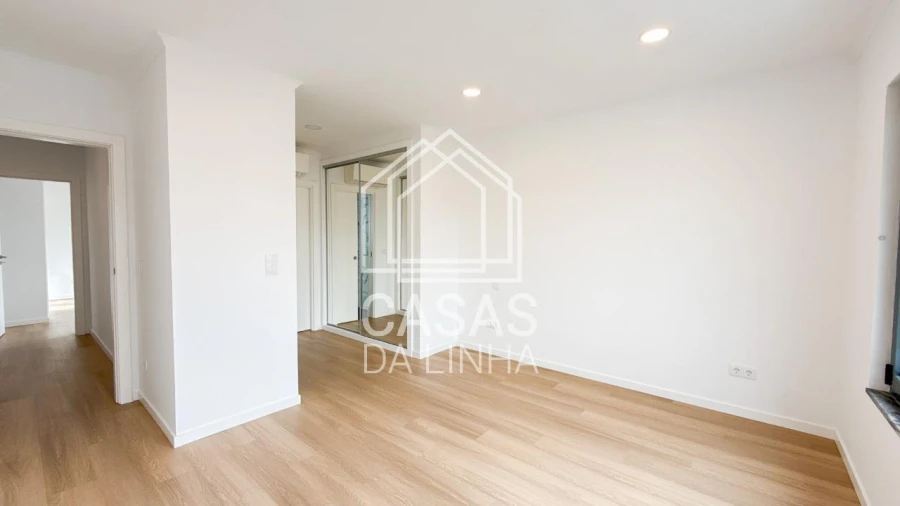 Moradia T4 para Arrendamento em Rio de Mouro Foto 16