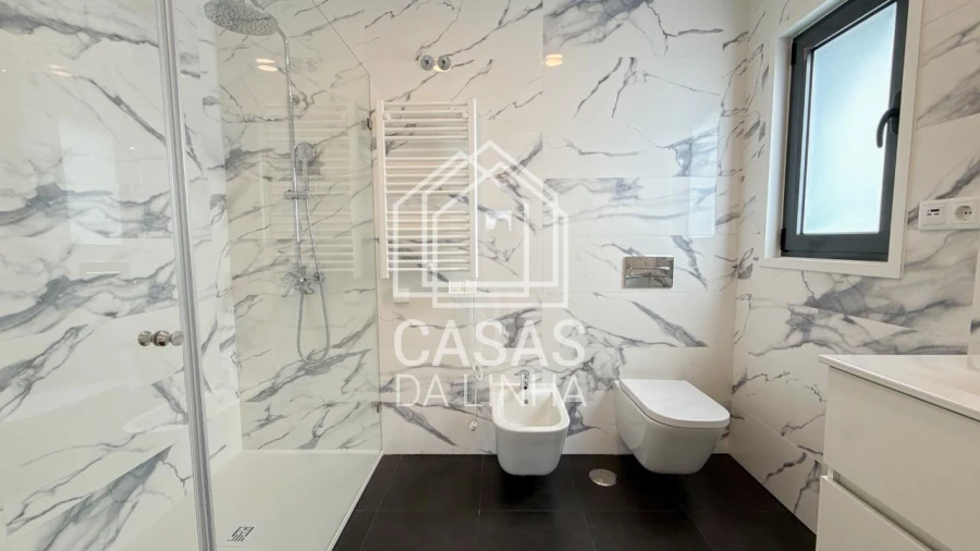 Moradia T4 para Arrendamento em Rio de Mouro Foto 18