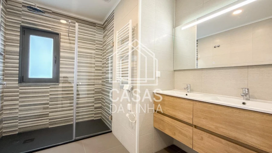 Moradia T4 para Arrendamento em Rio de Mouro Foto 21