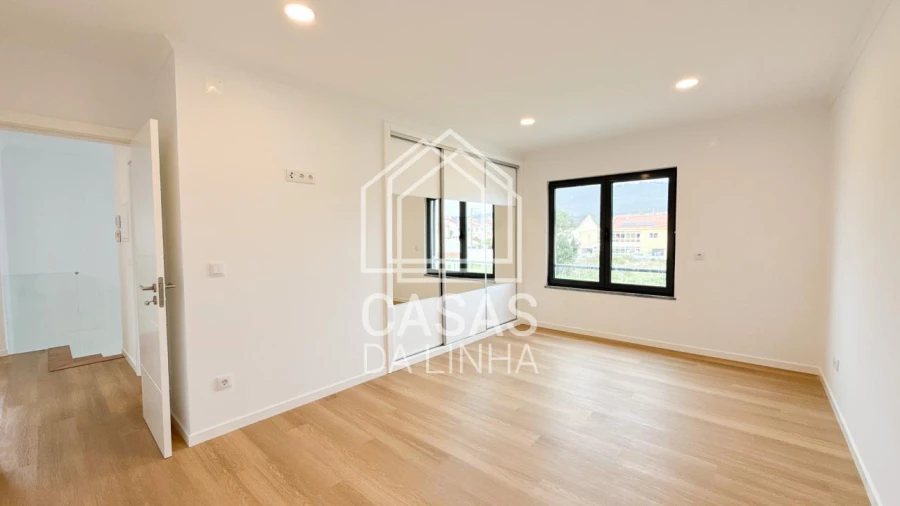 Moradia T4 para Arrendamento em Rio de Mouro Foto 24