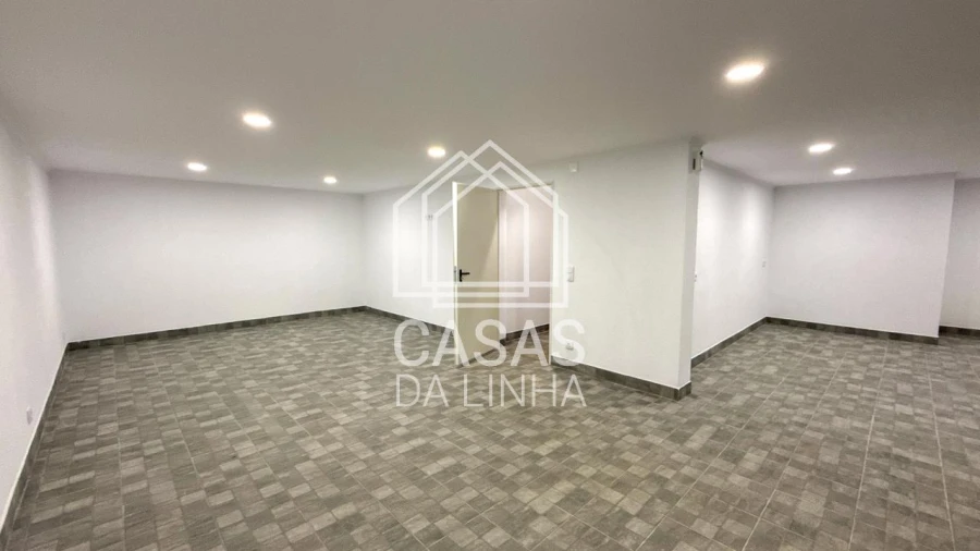 Moradia T4 para Arrendamento em Rio de Mouro Foto 29