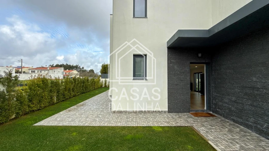 Moradia T4 para Arrendamento em Rio de Mouro Foto 33