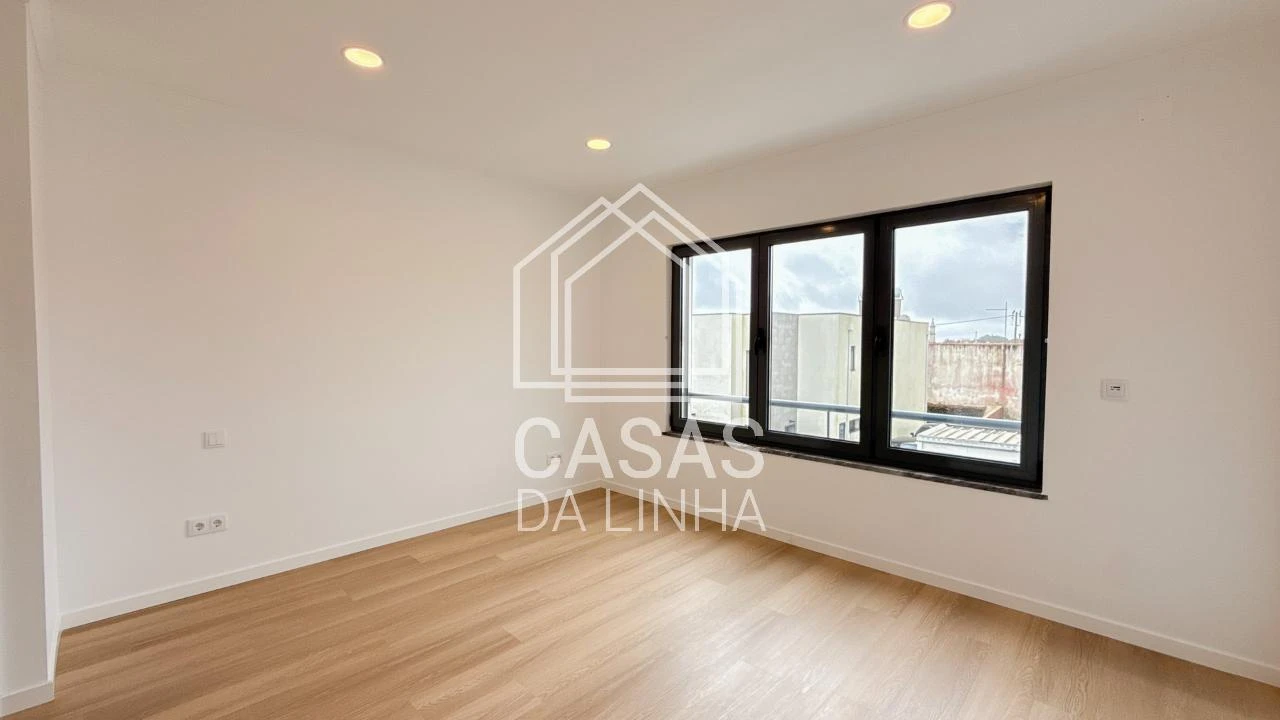 Moradia T4 para Arrendamento em Rio de Mouro Foto 15