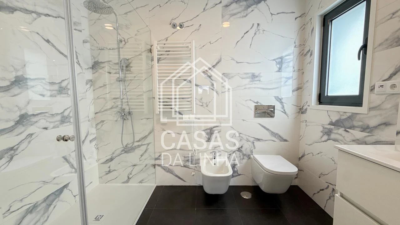 Moradia T4 para Arrendamento em Rio de Mouro Foto 18