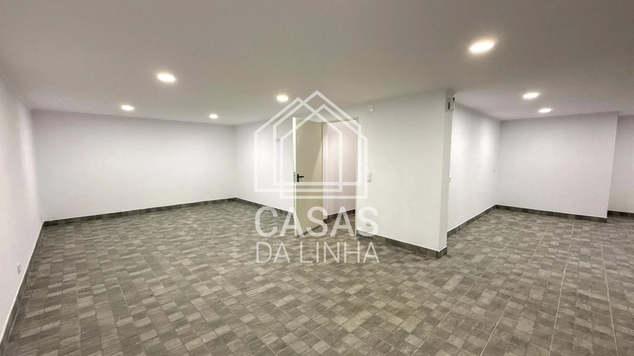 Moradia T4 para Arrendamento em Rio de Mouro Foto 29