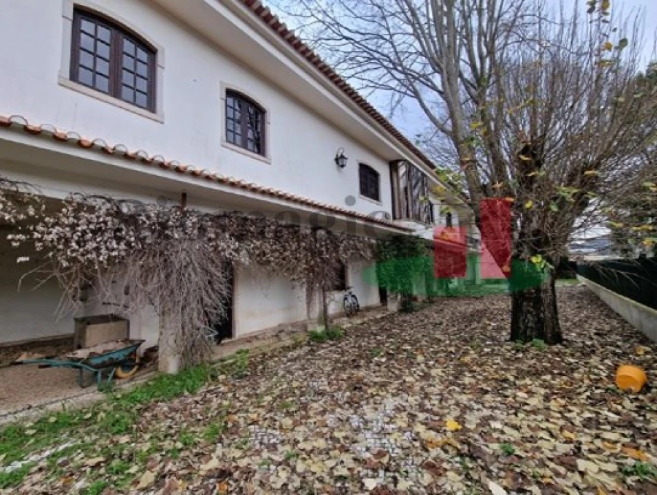 Moradia T4 para Venda em Minde Foto 2