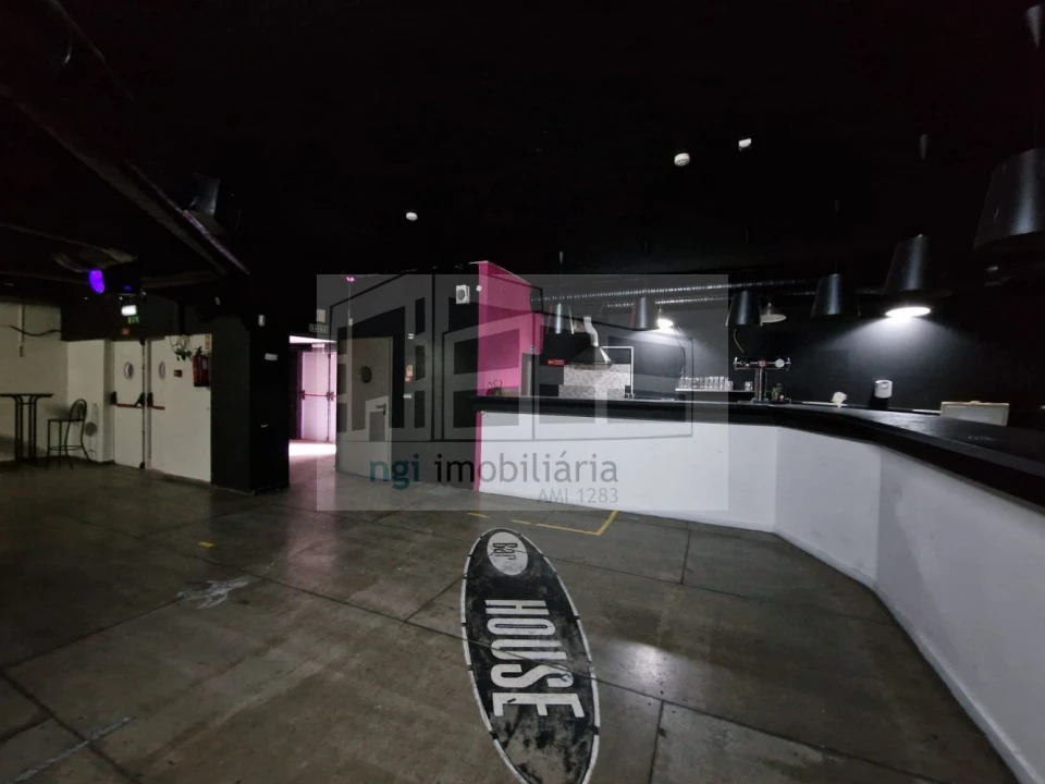 Loja para Venda em Santa Iria de Azoia, São João da Talha e Bobadela Foto 6