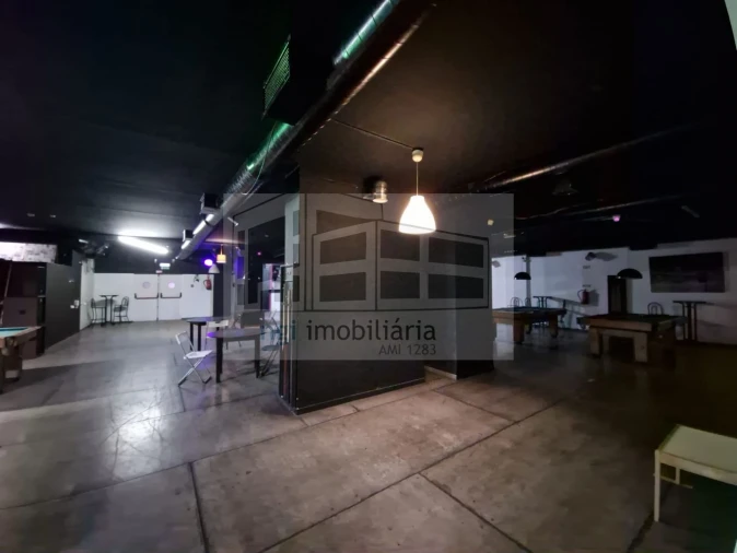 Loja para Venda em Santa Iria de Azoia, São João da Talha e Bobadela Foto 17