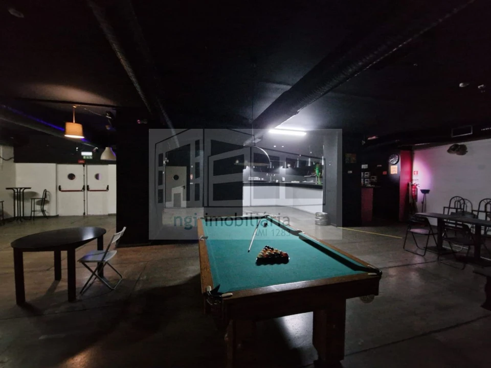 Loja para Venda em Santa Iria de Azoia, São João da Talha e Bobadela Foto 10