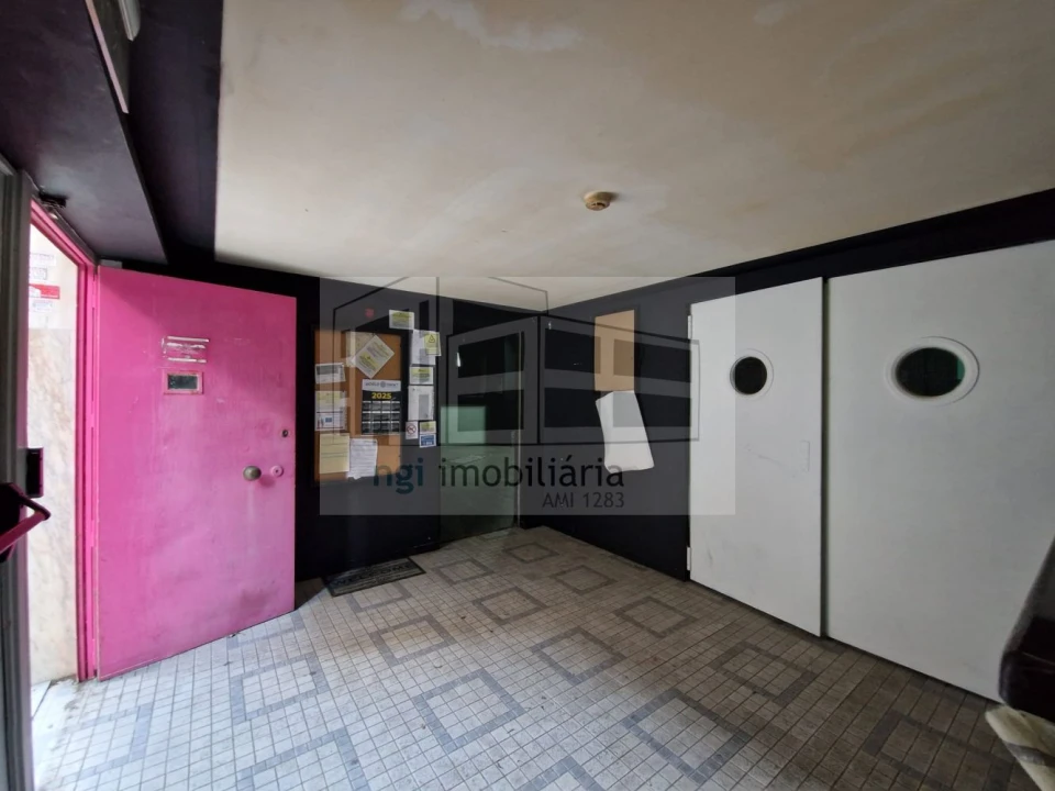 Loja para Venda em Santa Iria de Azoia, São João da Talha e Bobadela Foto 3