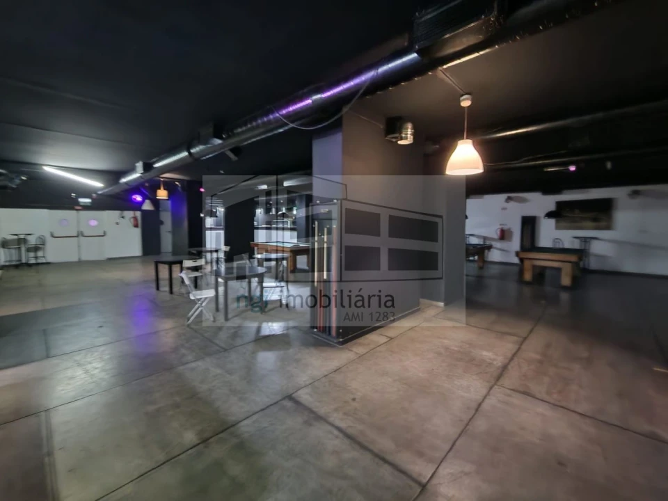 Loja para Venda em Santa Iria de Azoia, São João da Talha e Bobadela Foto 11