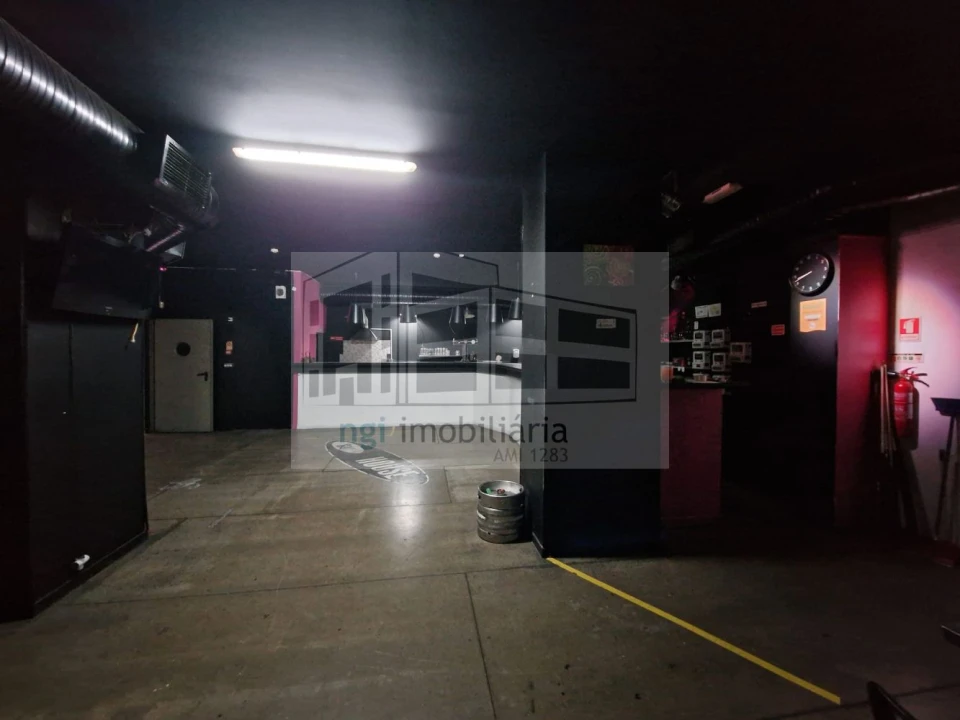 Loja para Venda em Santa Iria de Azoia, São João da Talha e Bobadela Foto 7