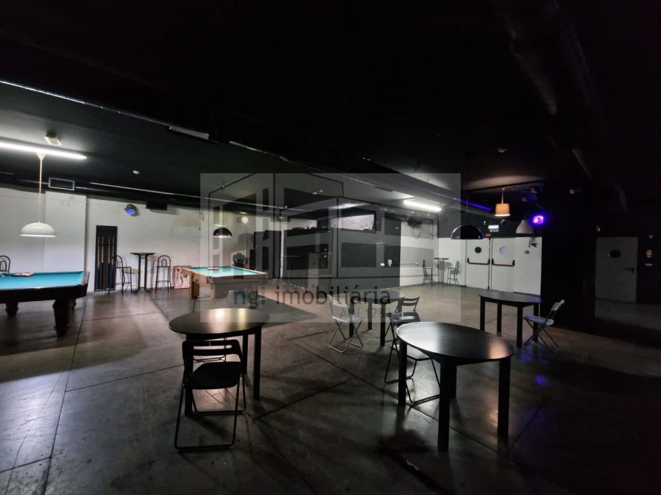 Loja para Venda em Santa Iria de Azoia, São João da Talha e Bobadela Foto 9