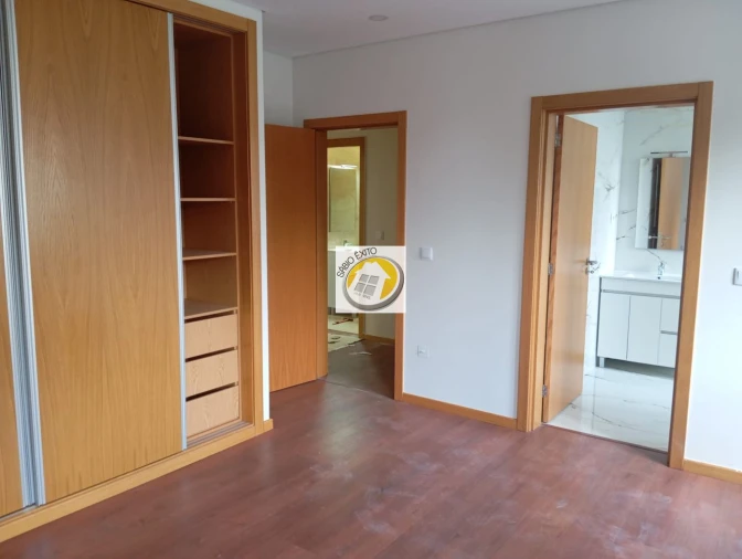 Moradia T3 para Venda em O. Azeméis, Riba-Ul, Ul, Macinhata Seixa, Madail Foto 6