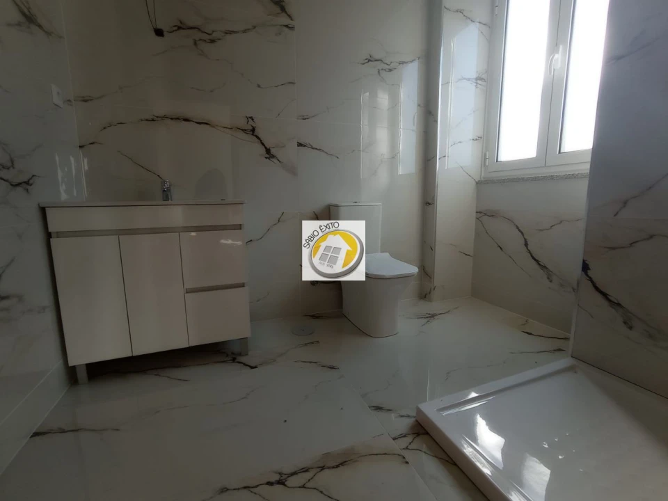 Moradia T3 para Venda em O. Azeméis, Riba-Ul, Ul, Macinhata Seixa, Madail Foto 11