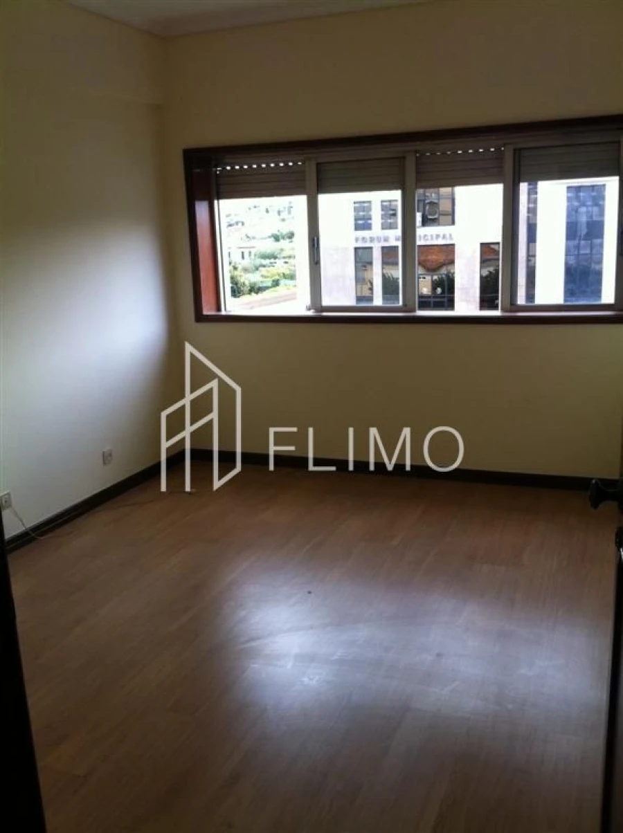 Apartamento T2 para Venda em São João da Madeira Foto 14