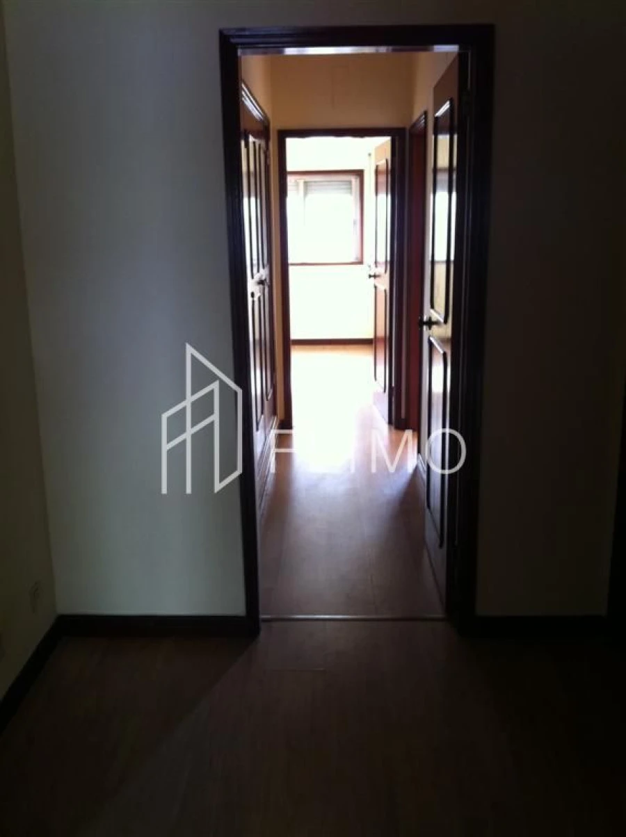 Apartamento T2 para Venda em São João da Madeira Foto 15