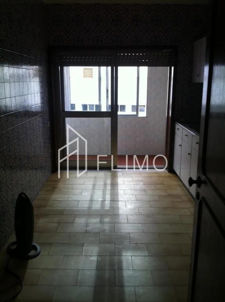 Apartamento T2 para Venda em São João da Madeira Foto 2