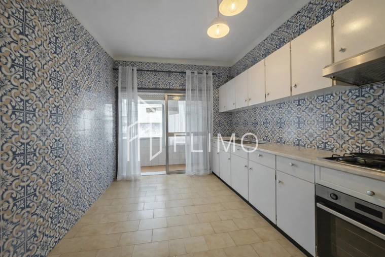 Apartamento T2 para Venda em São João da Madeira Foto 2